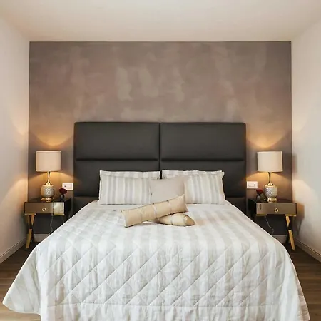 Sleeps 12 Pool Air Con Wifi Villa *