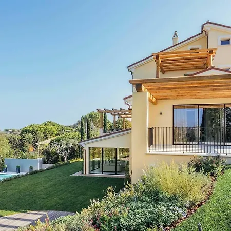 Sleeps 12 Pool Air Con Wifi Villa