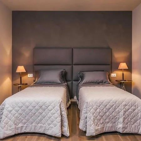 Villa Sleeps 12 Pool Air Con Wifi Civitanova Alta
